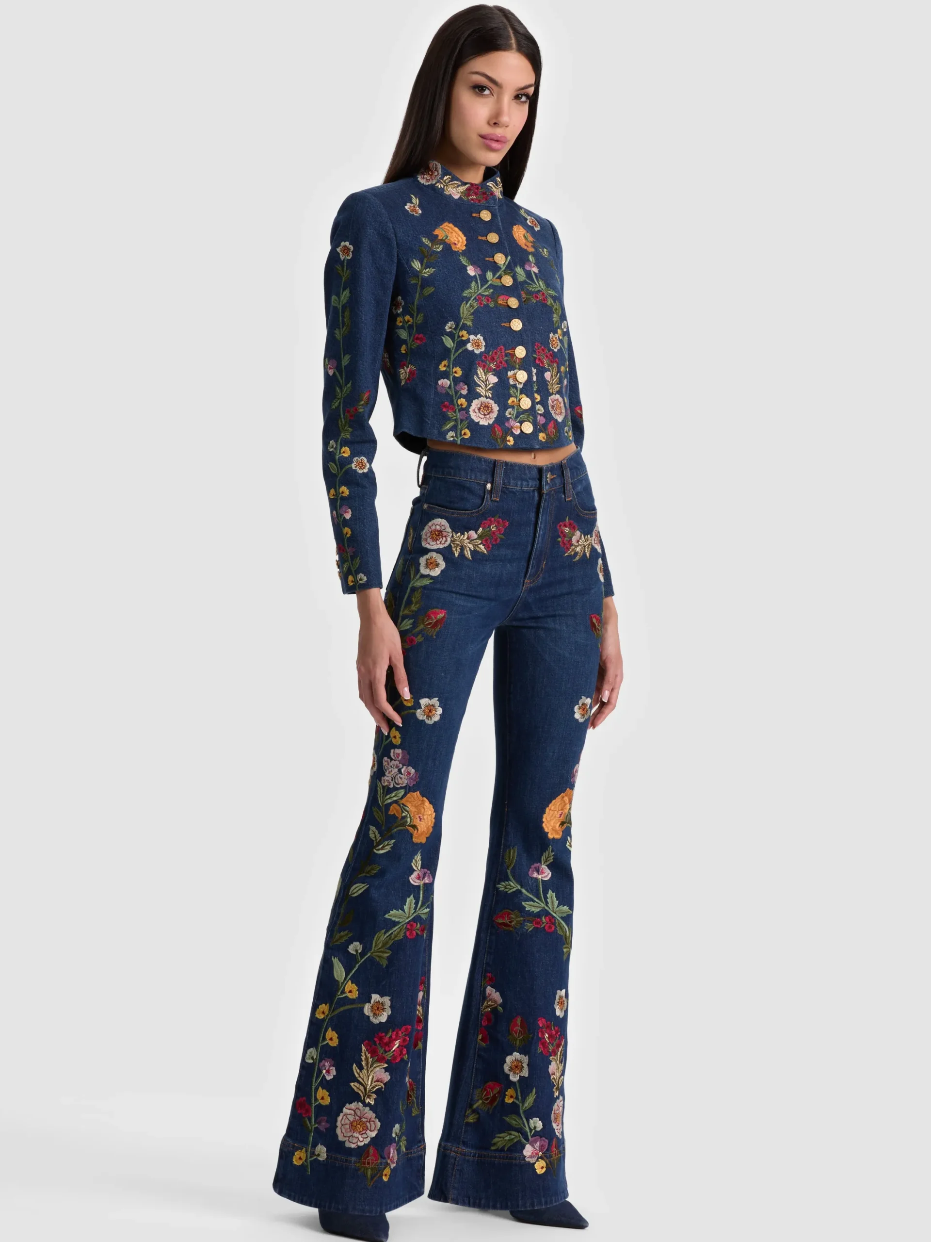 BEAUTIFUL EMBROIDERED JEAN