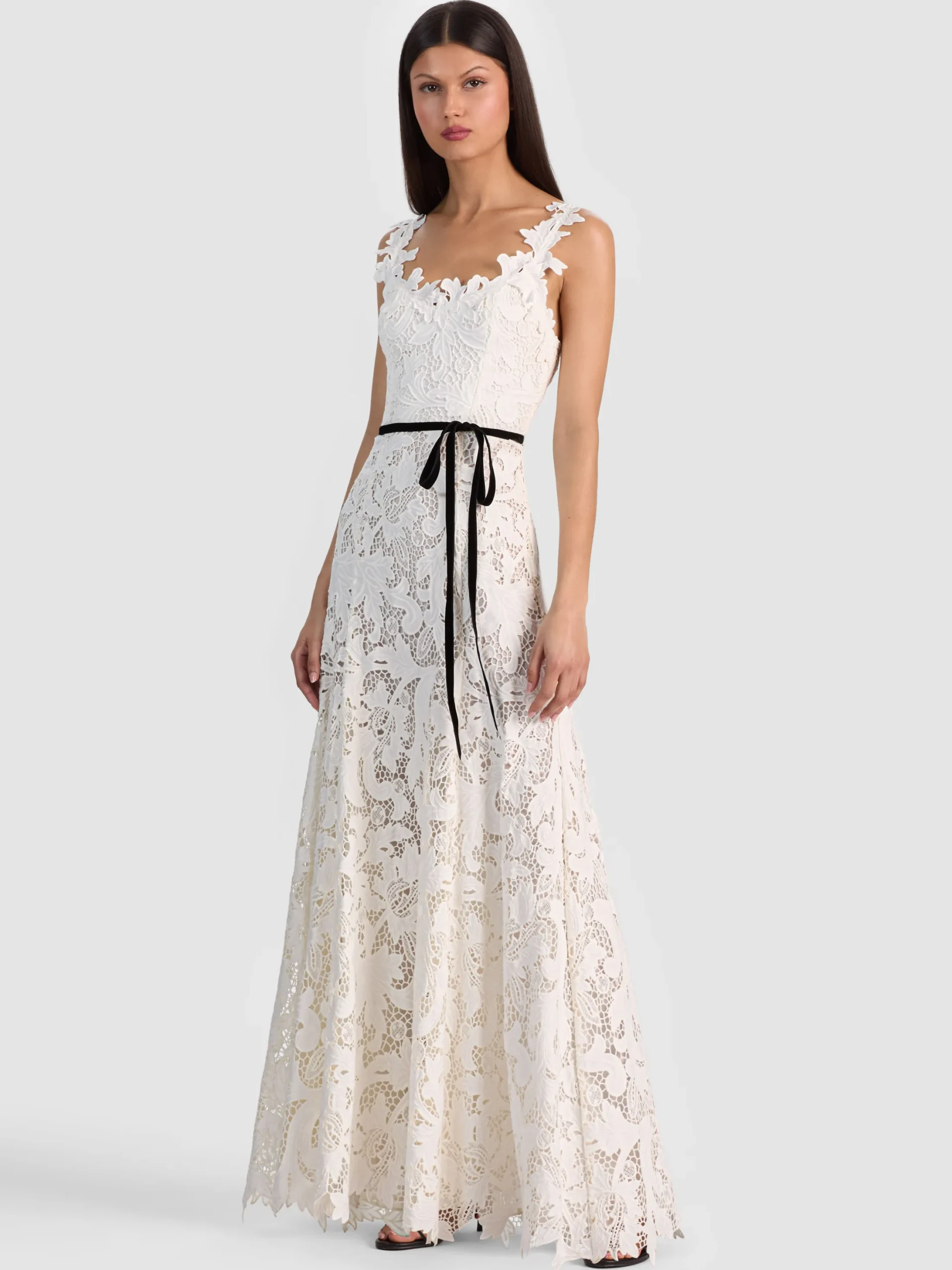 CALLA LACE MAXI DRESS