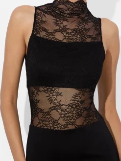 NICHOL LACE MAXI DRESS